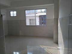 西乡塘友爱路南宁市友爱路大树脚附20平米单间配套
