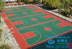 室外篮球场地用哪种塑胶球场材料更好？