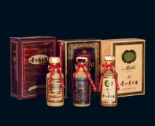 连云港YYY茅台酒瓶回收15年30年50年茅台礼盒