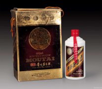 钦州回收萝卜瓶五粮液酒2002年世纪经典黑龙茅台酒回收价