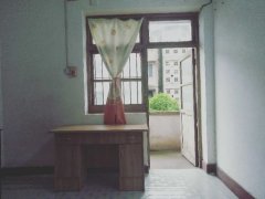 福建路口壮宁工业园第一生活区简装1房1厅50平带杂物间900