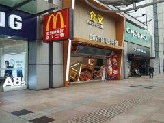 南宁饭店对面食党美食街铺面低价急转